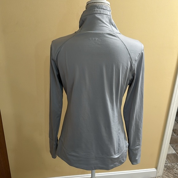 Performance/Athletic long sleeve - Picture 4 of 5